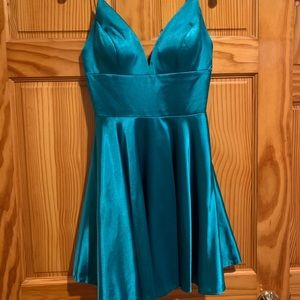 Sherri Hill homecoming dress w/ pockets, size 4